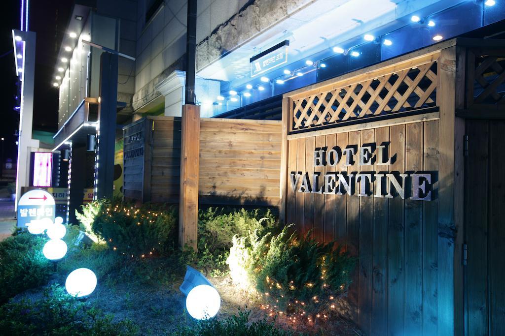 Valentine Hotel Goyang Exterior photo