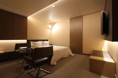 Valentine Hotel Goyang Exterior photo